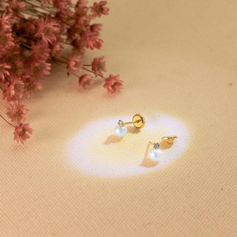 Pendientes Oro Amarillo Perlas Y Circonita En Garras 6 X 3.5 Mm. Cierre Tuerca oro 18k