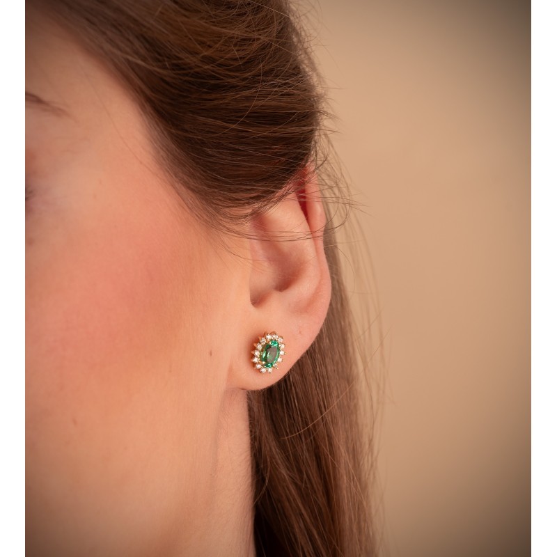Pendientes O.Amarillo 28 Diam. De Laborat. Y Esmeralda Recrist. 6X4 Mm 0,78 Qt 0,280Qt Vs2-G. 9,5X8 Mm oro 18k