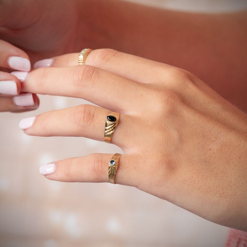 Solitario Oro Amarillo Pequeño Bebe O Meñique Circonita Negra Oval 5X3mm oro 18k