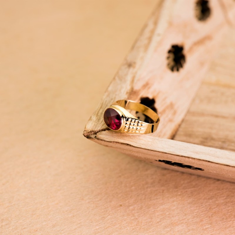 Sello Oro Amarillo Con Piedra Rubi Spinel 10X8 mm Lateral Tallado oro 18k