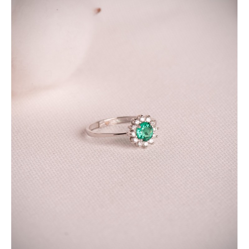 Sortija OB Diamant. Laborat. Y Esmeralda Recrist. 5 mm 0,48 Qt Y Diamantes Laboratorio 0,17Qt. G - Vs2 oro 18k