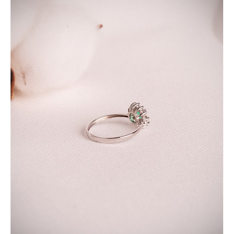 Sortija OB Diamant. Laborat. Y Esmeralda Recrist. 5 mm 0,48 Qt Y Diamantes Laboratorio 0,17Qt. G - Vs2 oro 18k