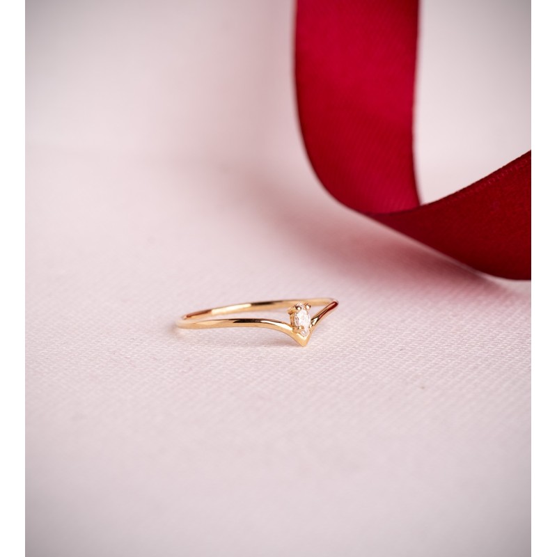 Sortija Oro Amarillo Pico Diamante Laboratorio Talla Marquis 0,067 Qtes. G-Vs2. Ancho: 5mm oro 18k