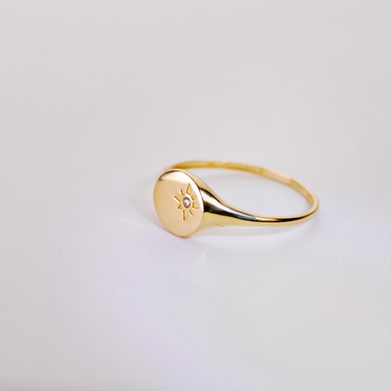 Sello Oro Amarillo Mujer Cabeza Redonda Con Circonita 8X8 mm oro 18k