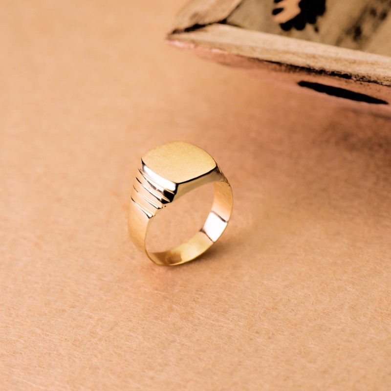 Sello Oro Amarillo Hueco Caballero Tonel Lateral Gallones. Zona Grabado: 13X12 mm oro 18k