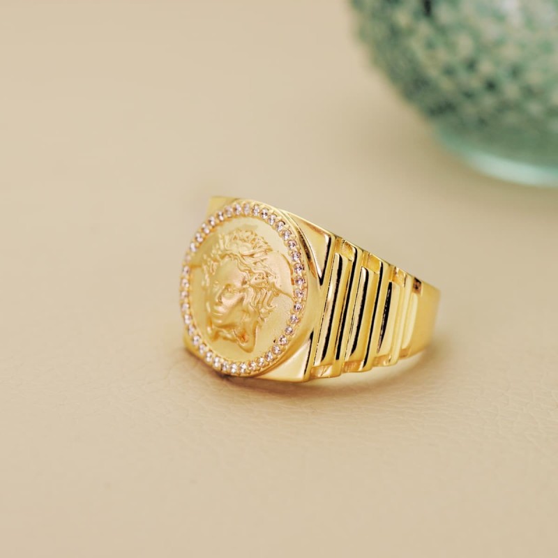 Sello Oro Amarillo Medusa Con Circonita Lateral Escalonado Ancho 19 mm oro 18k