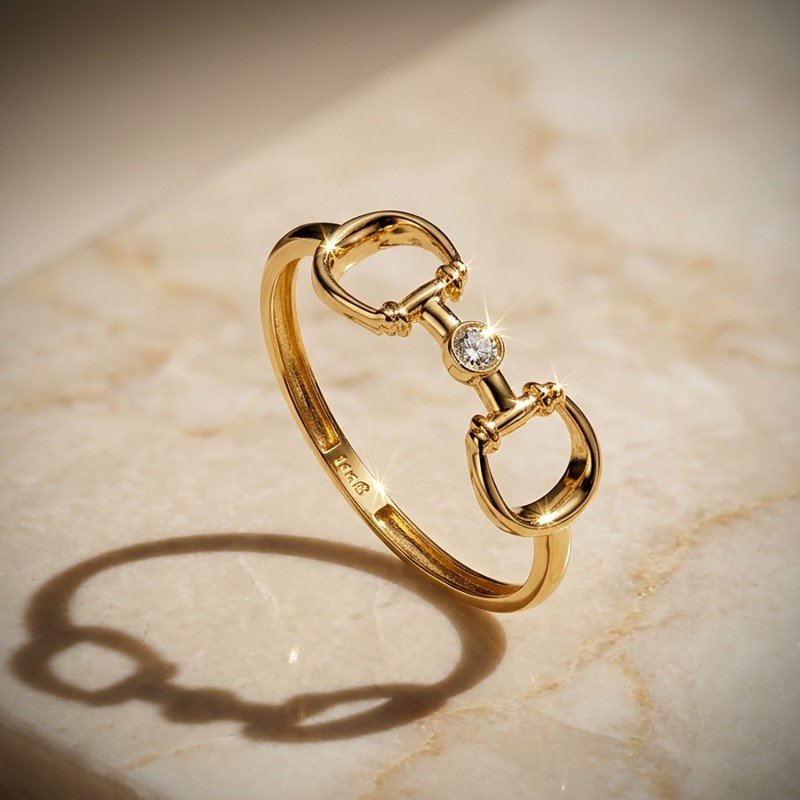 Sortija Oro Amarillo dos estribos con circonita en bocel. Ancho 6mm. Oro 18k