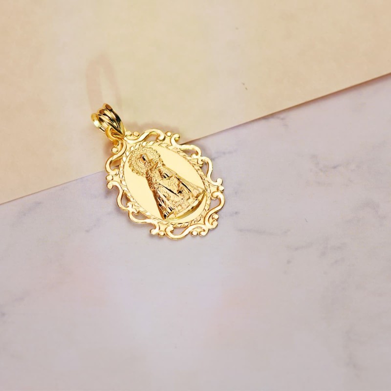 Medalla Oro Amarillo Virgen De Los Desamparados Cerco 31X21 Mm oro 18k