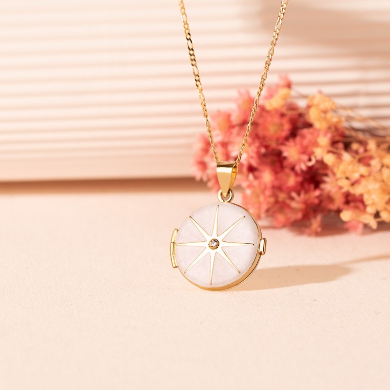 Guardapelo Dije Portafotos Redondo Oro Amarillo Esmalte Blanco Diamante 0.035 Qtes. 21 Mm oro 18k