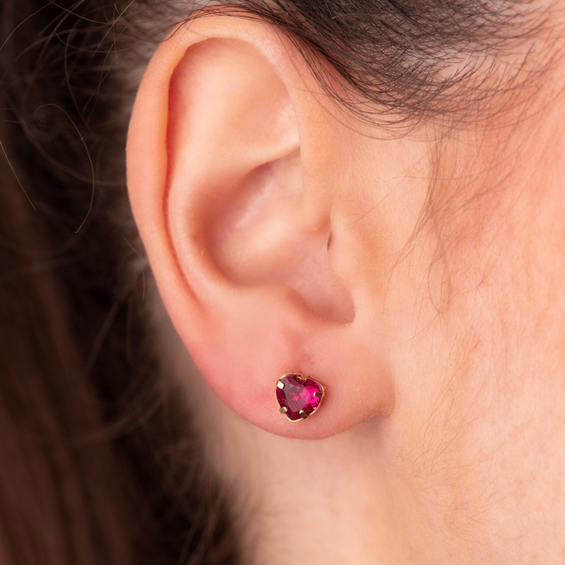 Pendientes Oro Amarillo Corazon Piedra Color Roja 6 X 6 Mm. Cierre Presion oro 18k