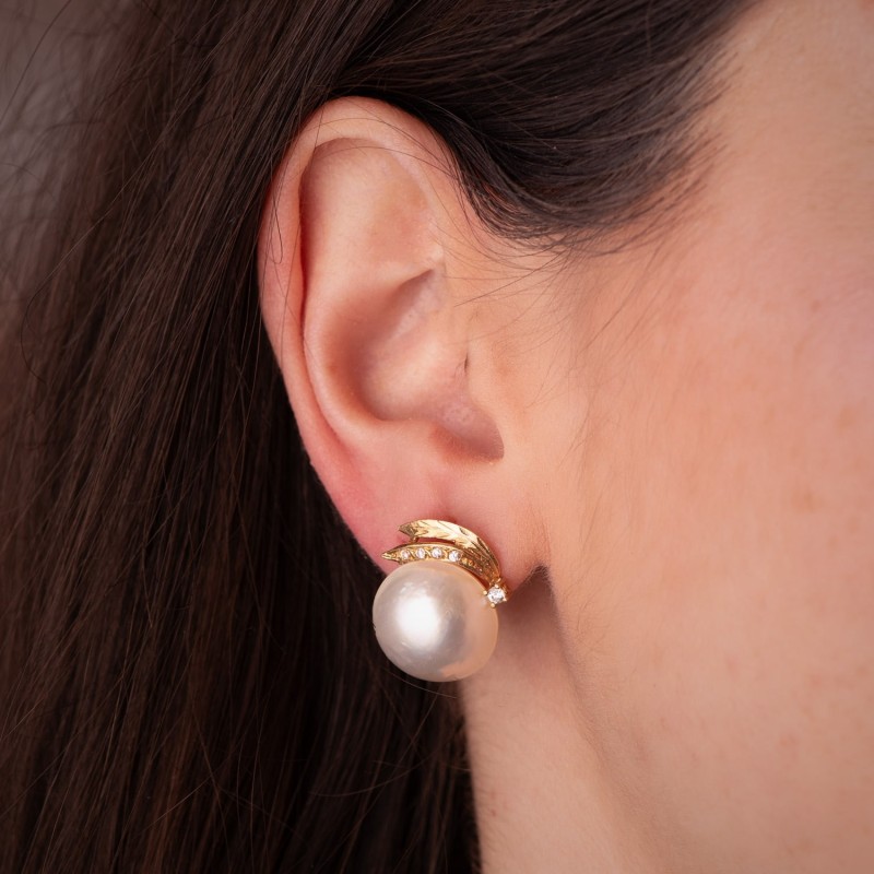 Pendientes Oro Amarillo Perla Japonesa 14,5 Mm. Medida: 19X15 Mm. Cierre Omega oro 18k