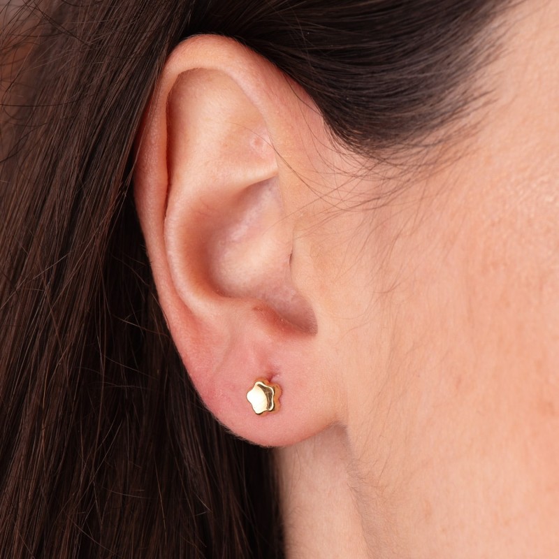 Pendientes Oro Amarillo Flor Concavo En Brillo 5X5 Mm. Cierre Tuerca oro 18k